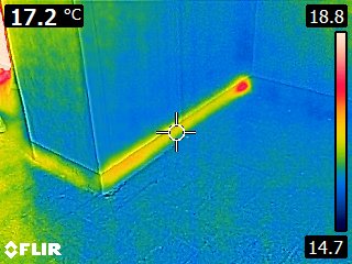 Tracciato termografico attorno all’angolo di una parete
